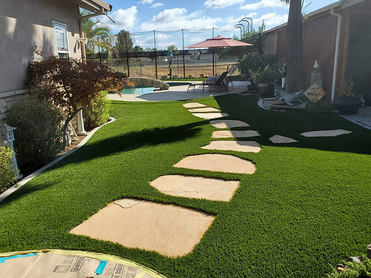 Attractive Paths Through Artificial Grass