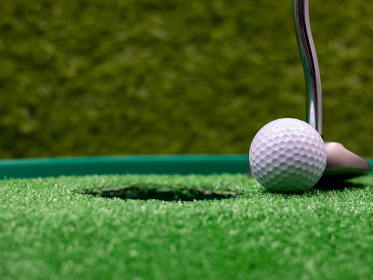 Improve Your Game by Practicing on Putting Greens
