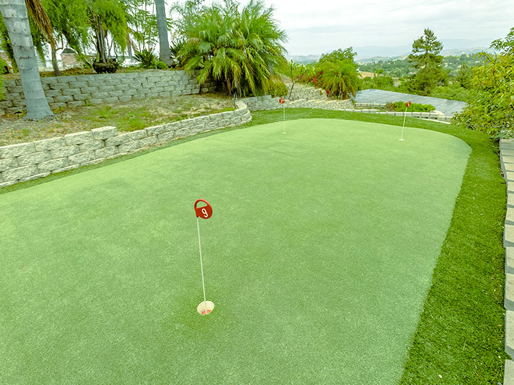 Putting Greens Ideal for Your Dream Home