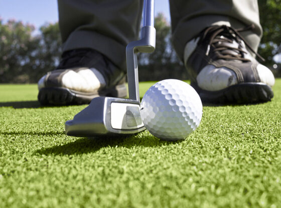 Why Artificial Grass is a Better for Your Putting Green in Chicago
