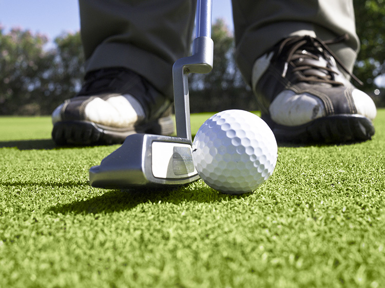 8 Real Reasons Why Should You Consider Artificial Grass for Your Putting Green in Chicago