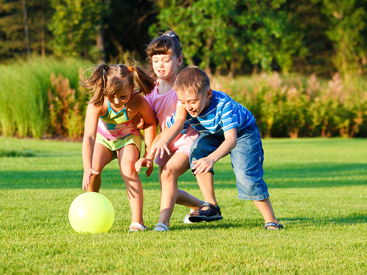 7 Reasons Why Artificial Turf Services in Tracy is Great for Kids’ Play Areas