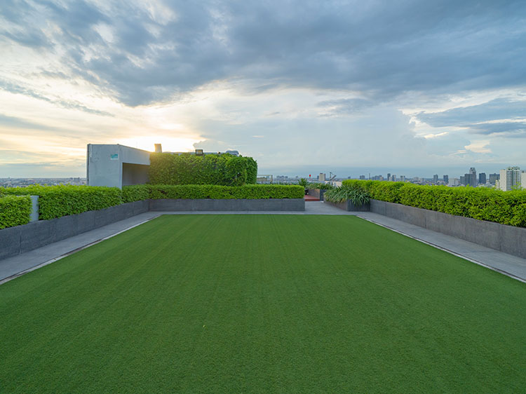 7 Important Considerations When Using Artificial Grass in Portland Oregon for Rooftop Gardens