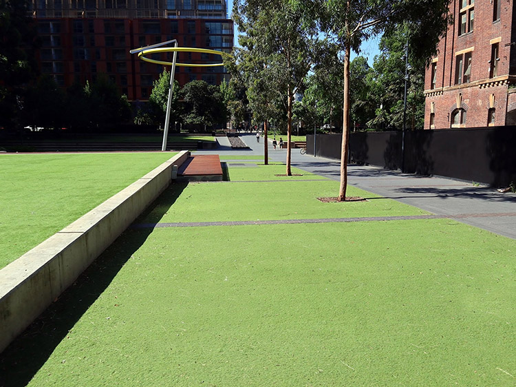 How to Choose the Best Austin Artificial Grass for Your Commercial Property