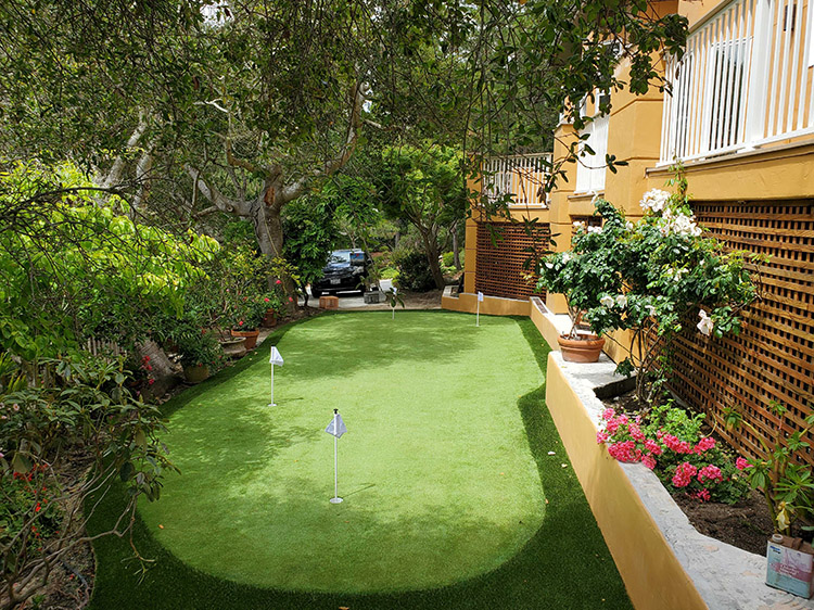 How to Make Your Backyard the Ultimate Golfing Hotspot with Artificial Grass