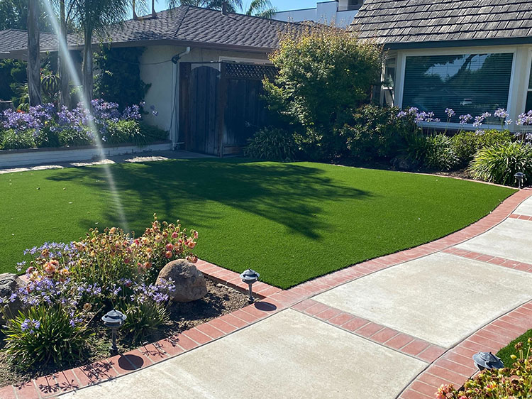 Why Long-Fibre Artificial Grass is Ideal for Residential Installations