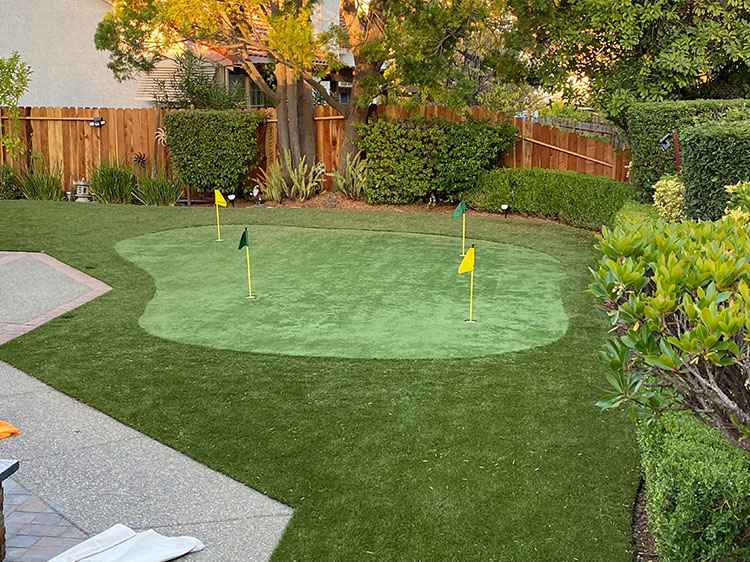 Why Artificial Grass Provides Higher Consistency for Backyard Putting Greens