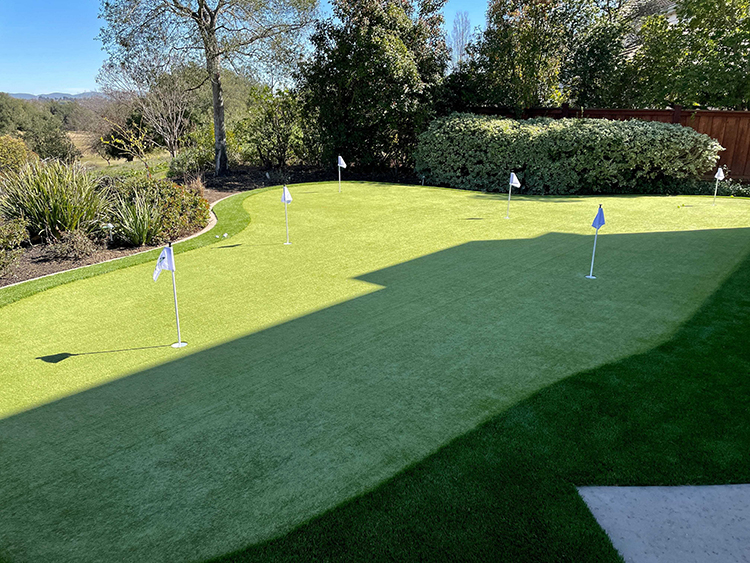 Why Synthetic Turf is the Preferred Choice for Professional Golfers at Home