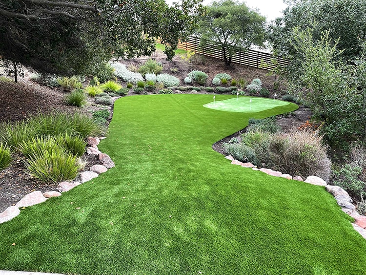 Backyard Landscape Design with a Putting Green