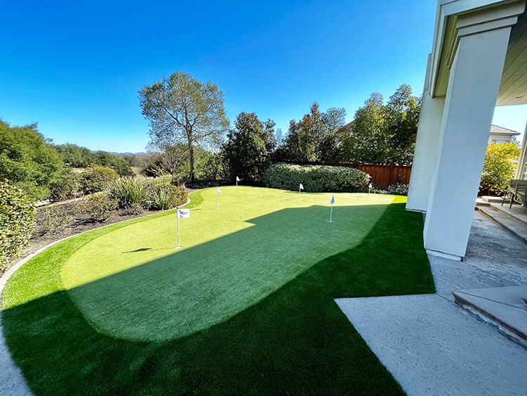 Professional-Quality Backyard Putting Green