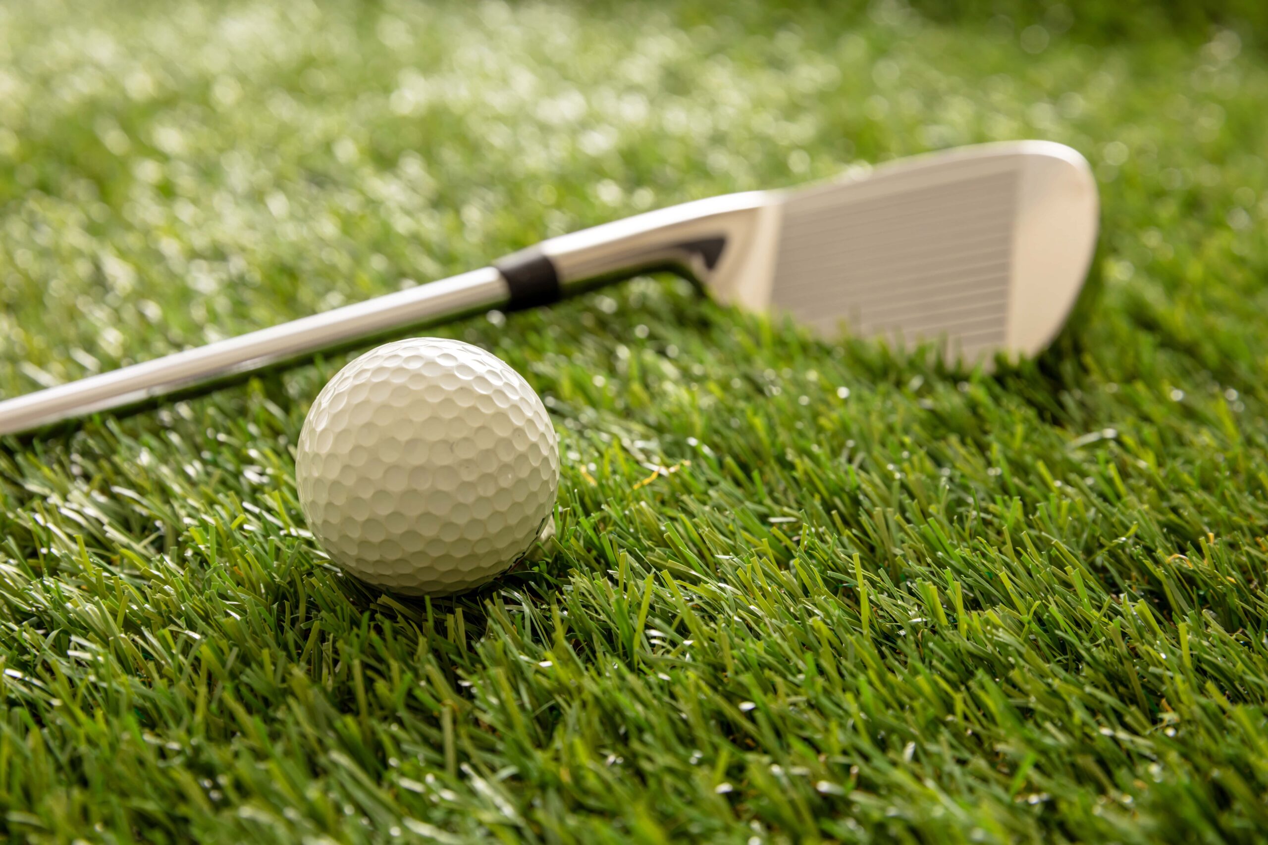 effective artificial putting green maintenance at home